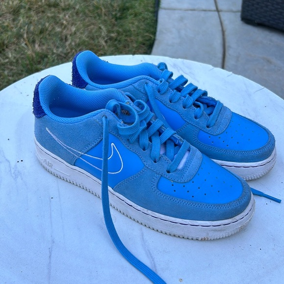 Air Force 1 '07 LV8 'First Use - University Blue' - Picture 2 of 4